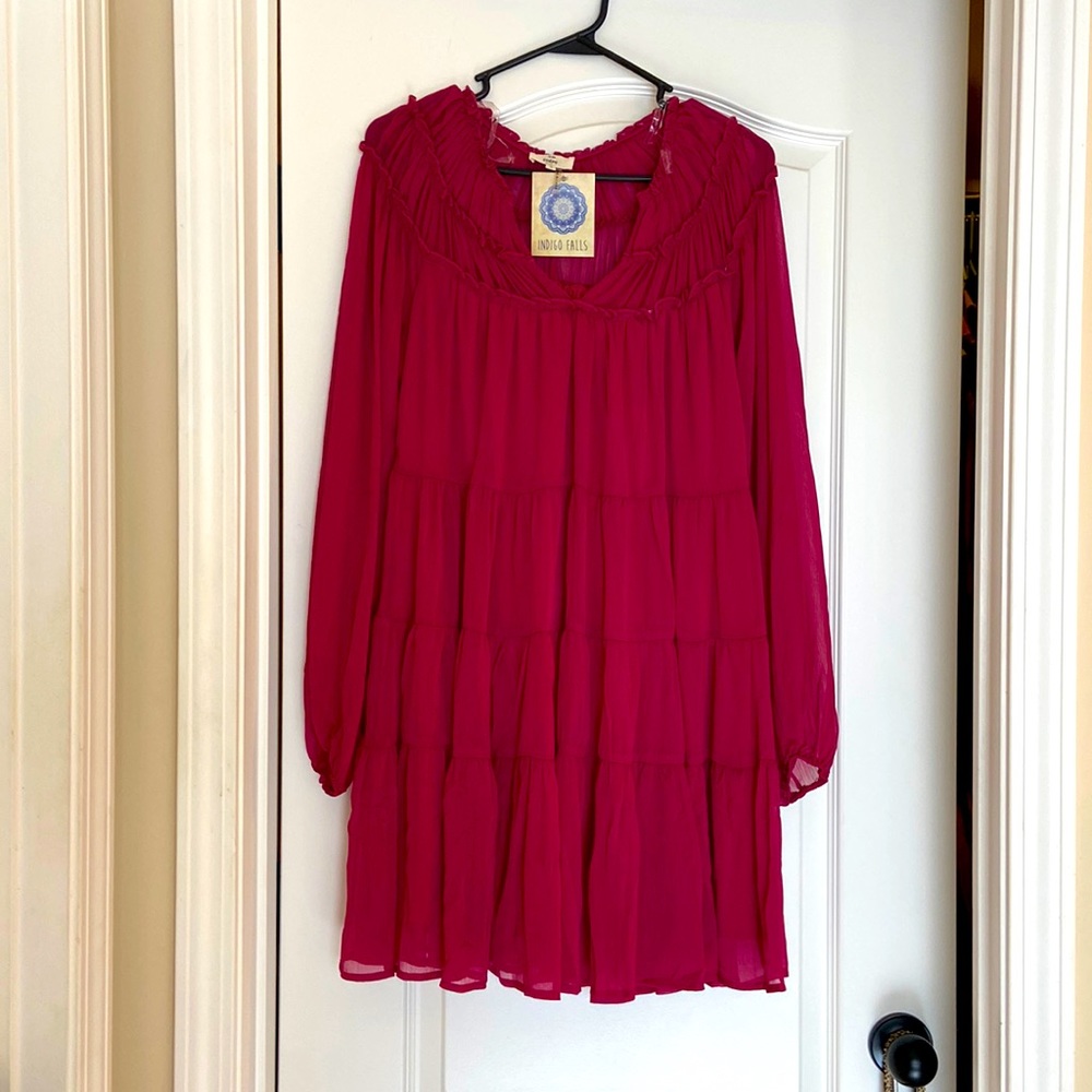 Small long sleeve entry dress